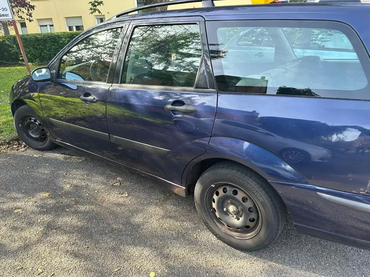 Gebraucht Ford Focus 101 PS (74 kW) 2002 Blau Kombi