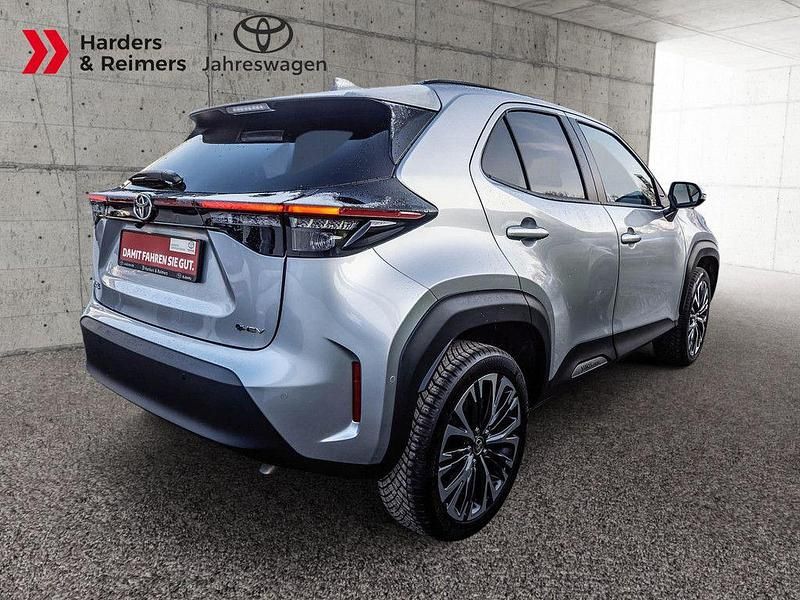 Gebraucht Toyota Yaris Cross Style 131 PS (96 kW) 2024 Silber SUV