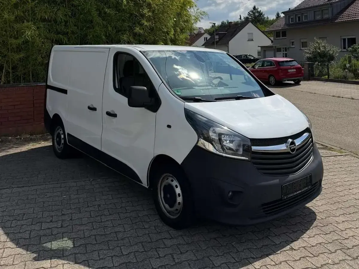 Gebraucht Opel Vivaro 116 PS (85 kW) 2016 Casabl/arctic/eisweiss/kaolin Van / Kleinbus