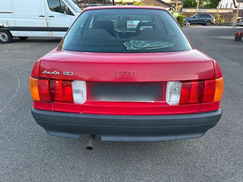 Second-hand Audi 80 75 CP (55 kW) 1988 Roșu Berlinǎ