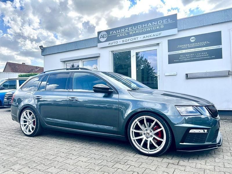 Grau Gebraucht 2019 Skoda Octavia RS Kombi | 18.900 € (Fairer Preis) - Bild 1/4
