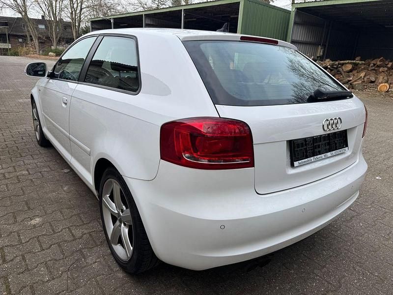 Gebraucht Audi A3 S-Line 125 PS (91 kW) 2009 Weiß Kleinwagen