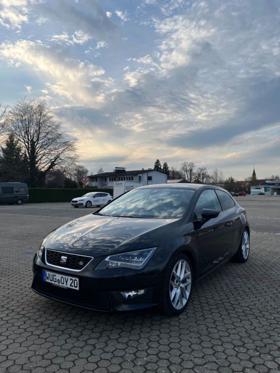 Schwarz Gebraucht 2014 Seat Leon SC FR Kleinwagen | 8.399 € (Fairer Preis) - Bild 1/4