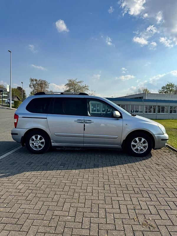 Gebraucht Kia Carnival 185 PS (136 kW) 2006 Silber Van / Kleinbus