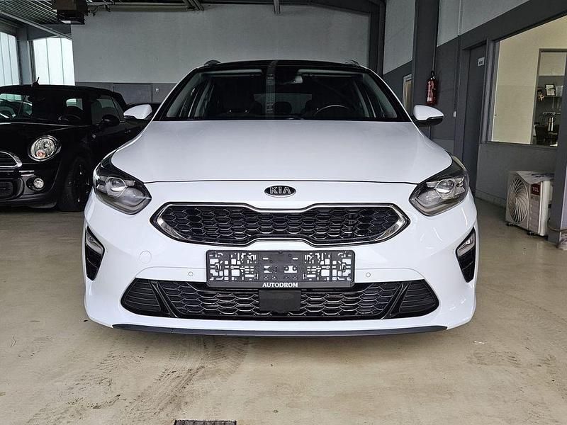 Gebraucht Kia Ceed Sportswagon Spirit 140 PS (102 kW) 2021 (wd) cararraweiss Kombi