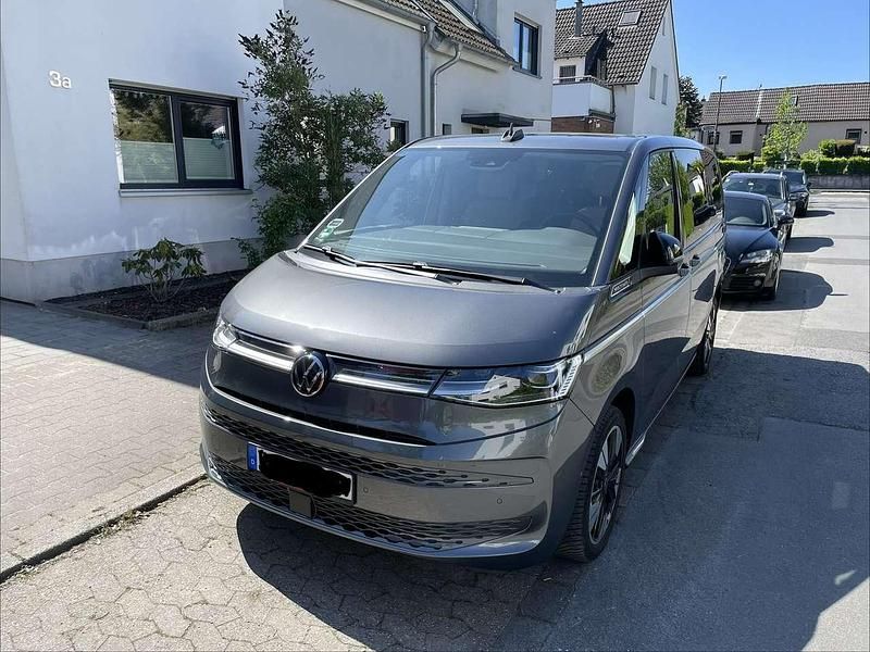 Usata VW Multivan 204 CV (150 kW) 2023 Grigio Monovolume