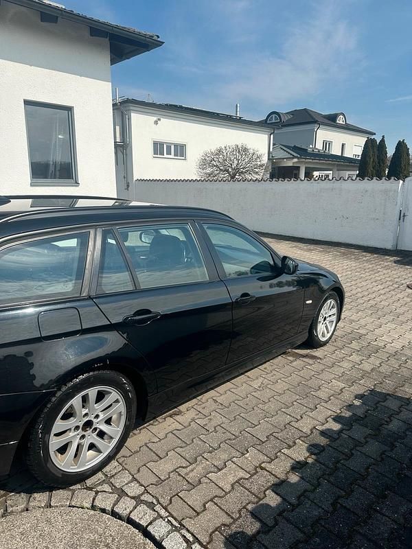 Usata BMW 320 184 CV (135 kW) 2012 Nero Station wagon