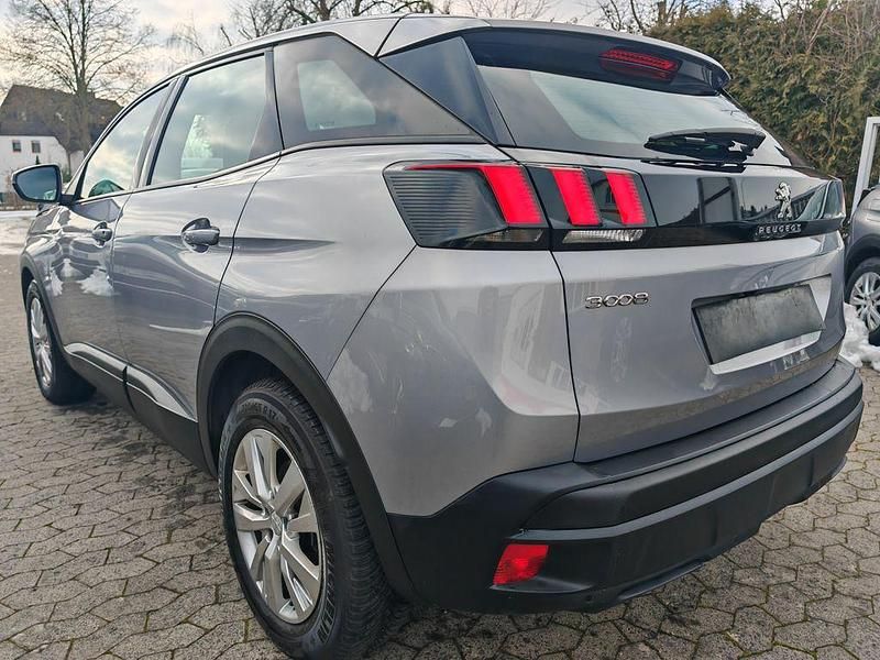 Gebraucht Peugeot 3008 131 PS (96 kW) 2023 Grau SUV