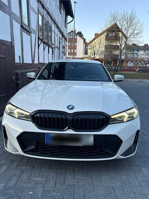 Gebraucht BMW 330e 292 PS (214 kW) 2022 Weiß Limousine