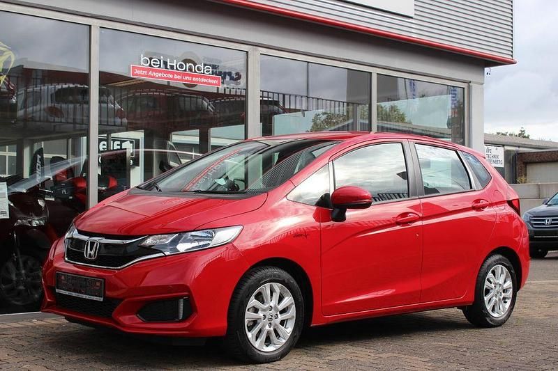 Rot Gebraucht 2018 Honda Jazz Comfort Kleinwagen | 15.900 € (Etwas zu teuer) - Bild 1/4