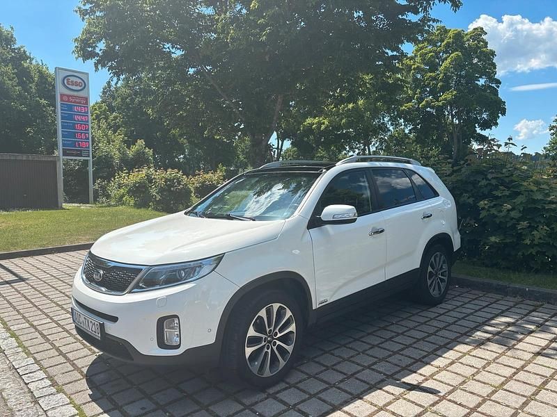 Weiß Gebraucht 2013 Kia Sorento SUV | 10.500 € - Bild 1/4