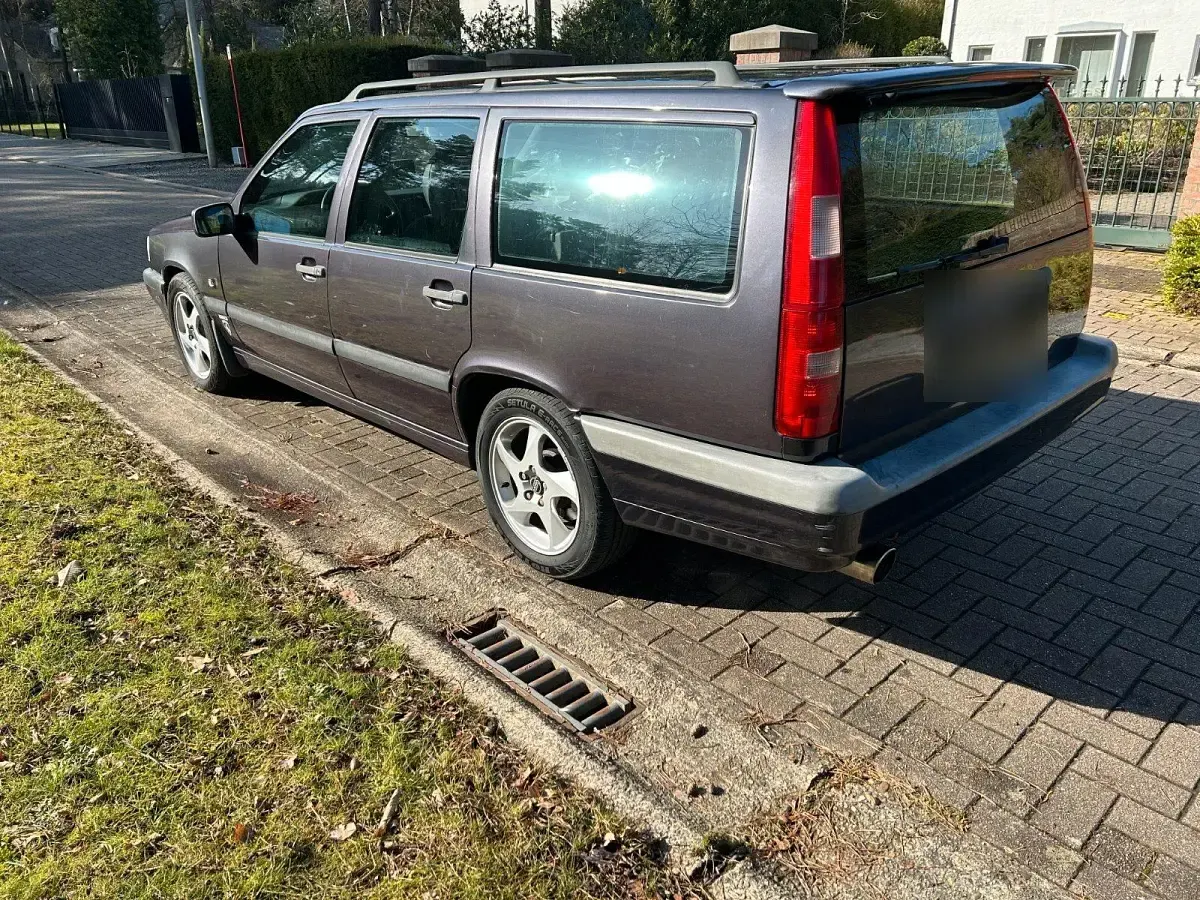 Gebraucht Volvo 850 226 PS (166 kW) 1996 Violet Kombi