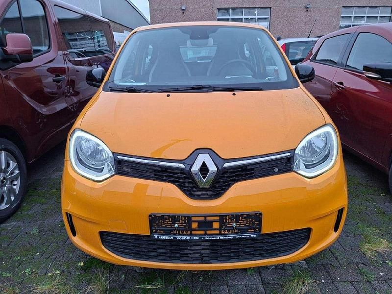 Gebraucht Renault Twingo Equilibre 65 PS (47 kW) 2024 Mangogelb Kleinwagen