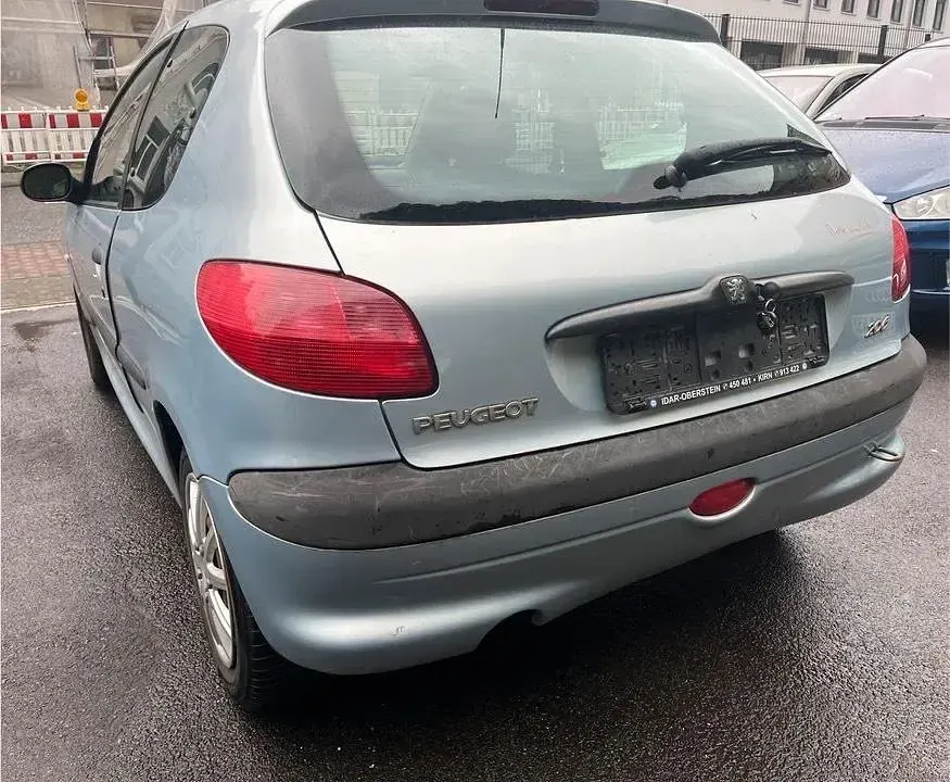 Używany Peugeot 206 60 KM (44 kW) 2001 Niebieski Hatchback