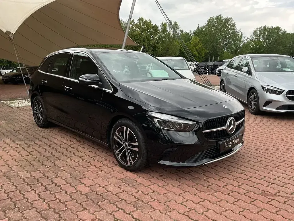 Gebraucht Mercedes B180 Progressive 136 PS (100 kW) 2024 Kosmosschwarz metallic Van / Kleinbus