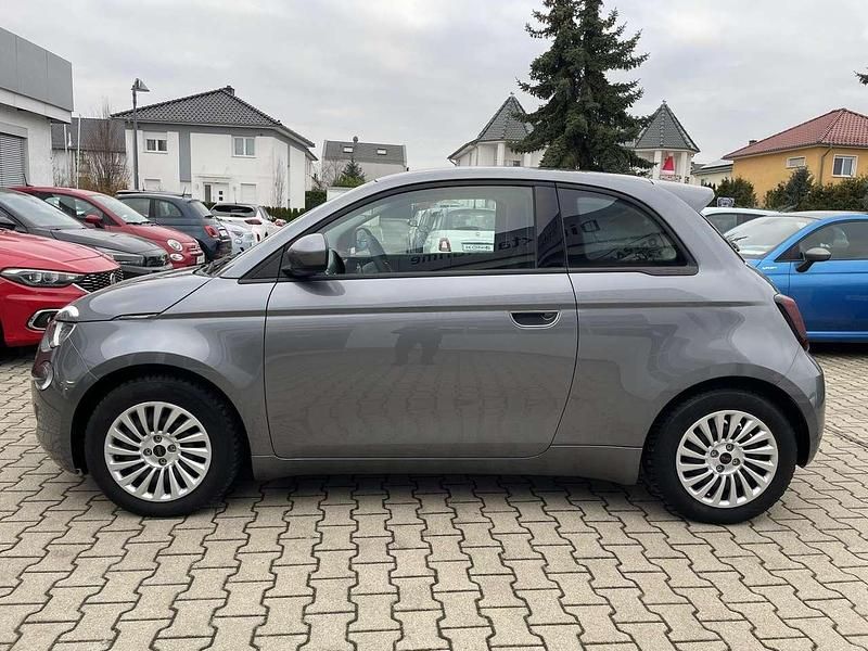 Gebraucht Fiat 500e 86 kW (118 PS) 2023 Mineral grau (6fx) Kleinwagen