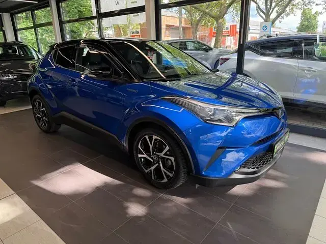 Second-hand Toyota C-HR Style 122 CP (89 kW) 2019 Albastru SUV