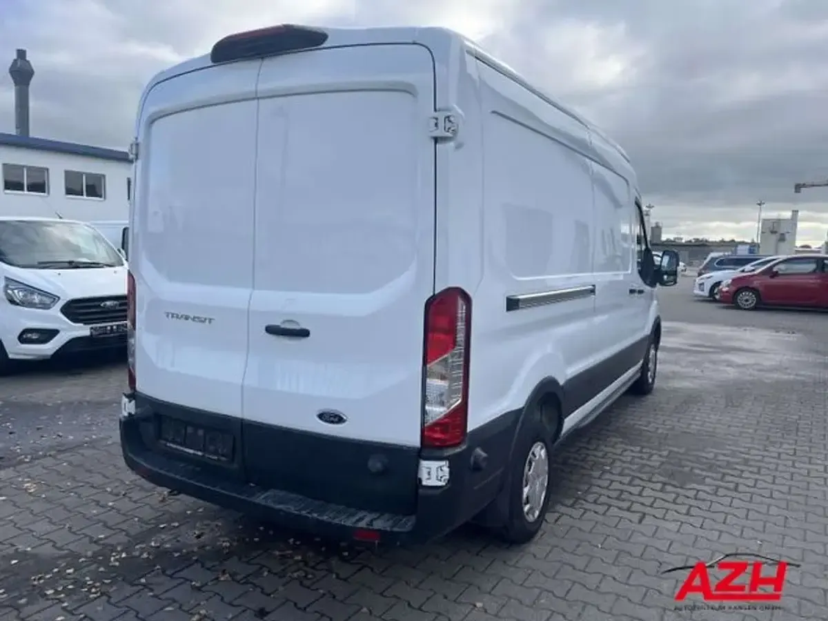 Gebraucht Ford Transit Trend 131 PS (96 kW) 2023 Frozen white Van / Kleinbus