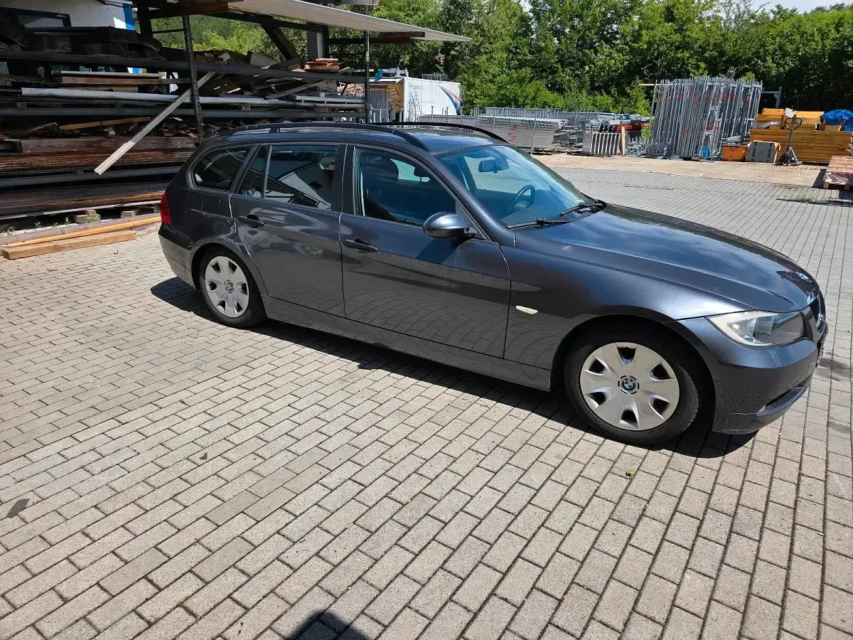Gebraucht BMW 320 150 PS (110 kW) 2005 Grau Kombi