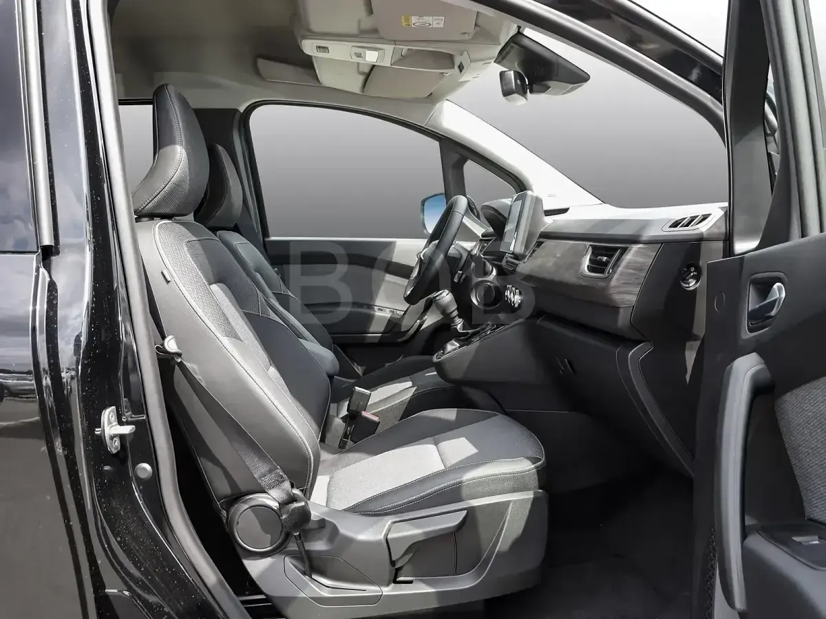 Gebraucht Renault Kangoo Techno 131 PS (96 kW) 2025 Schwarz Van / Kleinbus