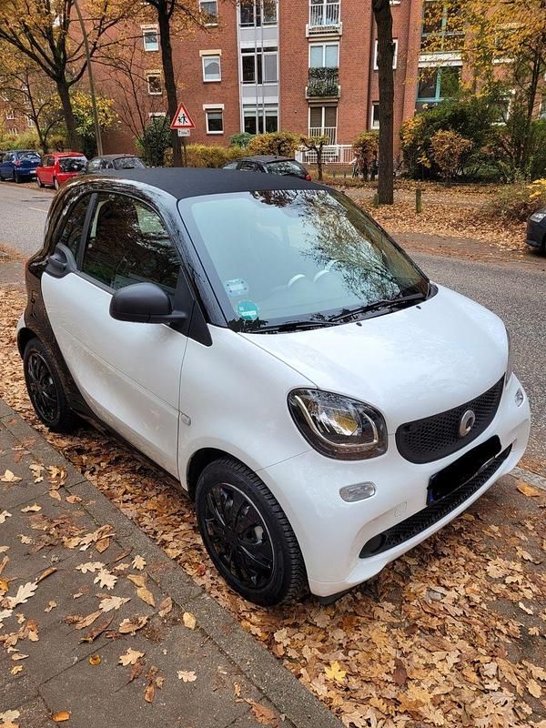 Weiß Gebraucht 2019 Smart ForTwo Coupé Coupé | 12.000 € (Etwas zu teuer) - Bild 1/4