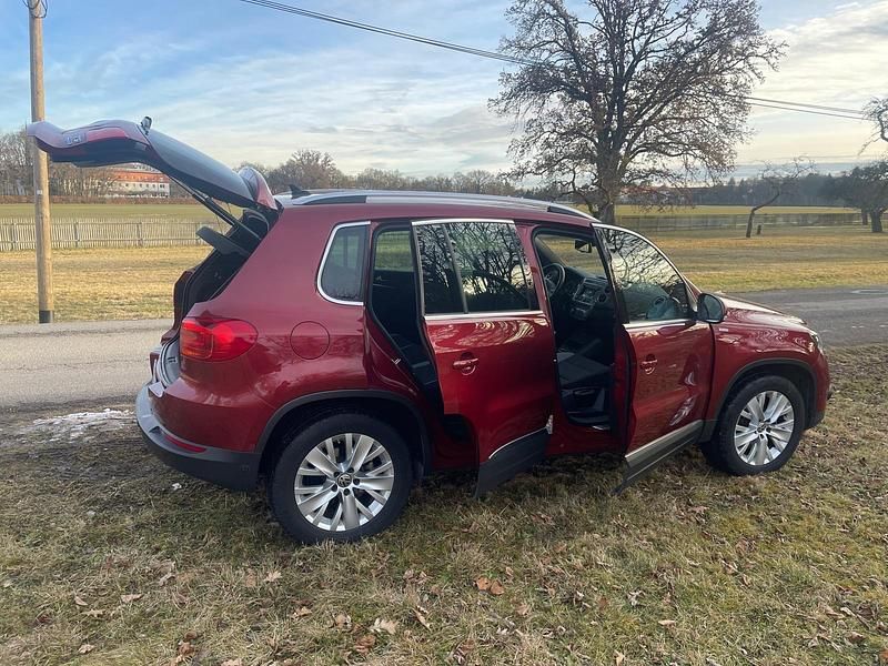 Gebraucht VW Tiguan 122 PS (89 kW) 2014 Rot SUV