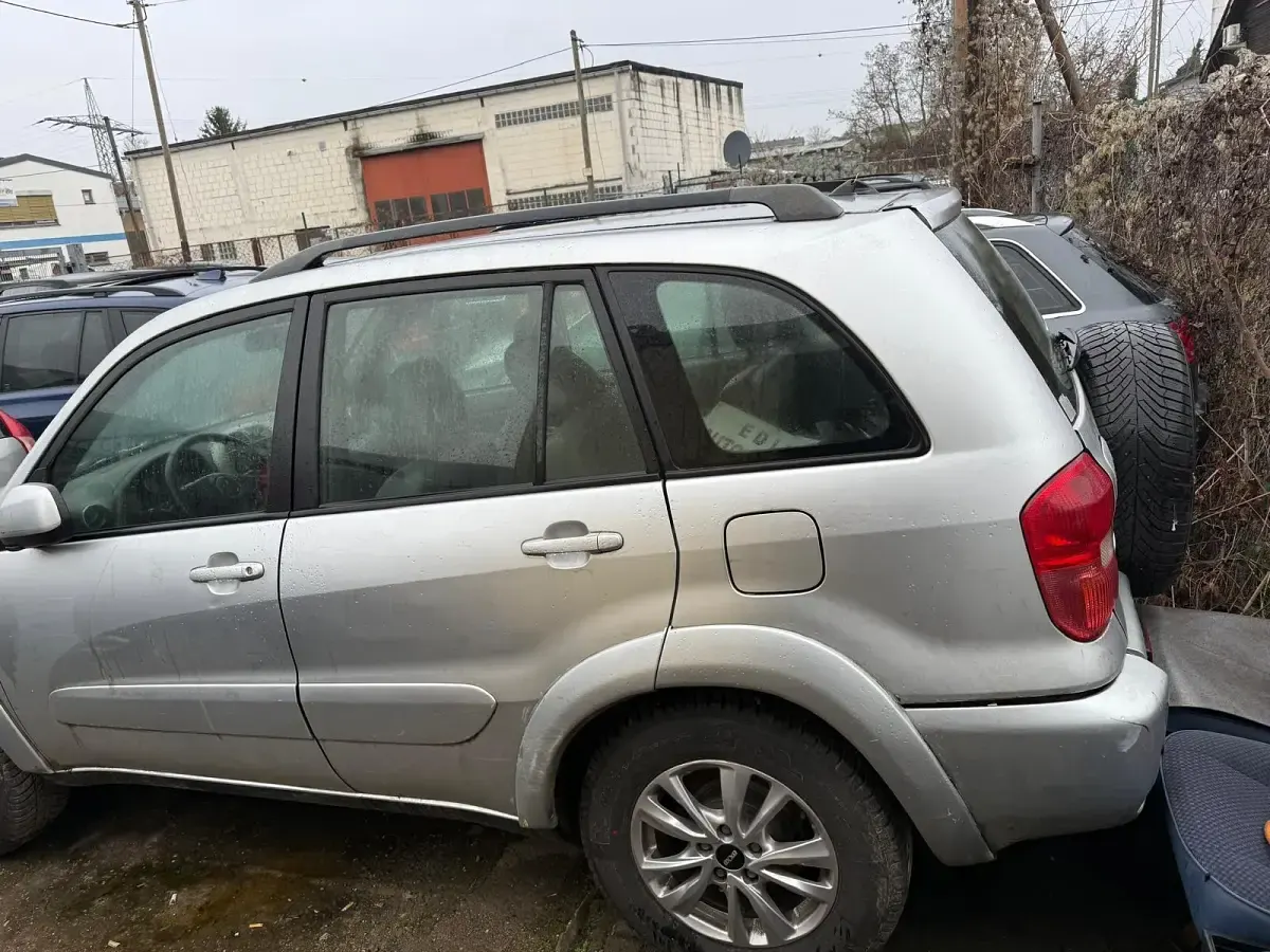 Gebraucht Toyota RAV4 150 PS (110 kW) 2003 Silber SUV