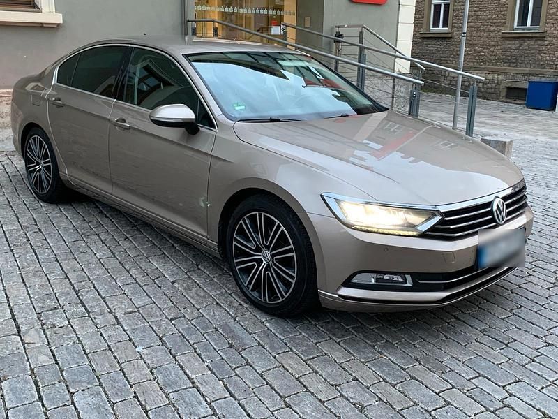 Gebraucht VW Passat 150 PS (110 kW) 2015 Gold Limousine