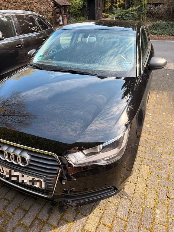 Gebraucht Audi A1 Attraction 90 PS (66 kW) 2012 Schwarz Kleinwagen