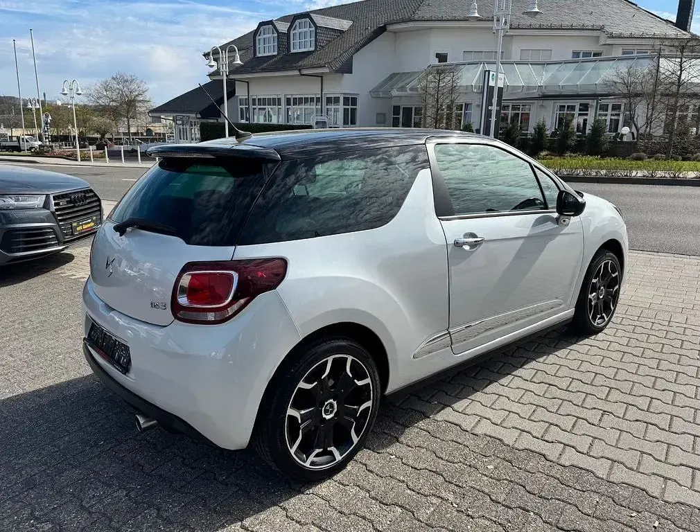 Gebraucht DS Automobiles DS3 Sport Chic 110 PS (80 kW) 2017 Weiß Kleinwagen