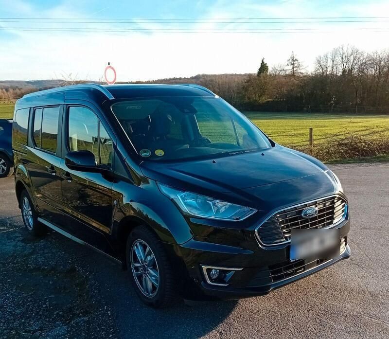 Schwarz Gebraucht 2018 Ford Tourneo Connect Titanium Van / Kleinbus | 18.500 € (Fairer Preis) - Bild 1/4