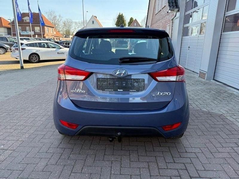 Gebraucht Hyundai ix20 Edition 90 PS (66 kW) 2015 Blueberry / met Kleinwagen