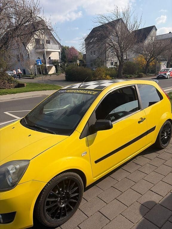 Gebraucht Ford Fiesta Style 80 PS (58 kW) 2007 Gelb Kleinwagen