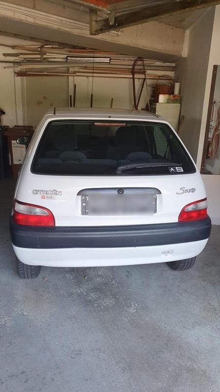 Weiß Gebraucht 2000 Citroën Saxo Kleinwagen | 1.600 € (Etwas zu teuer) - Bild 1/4