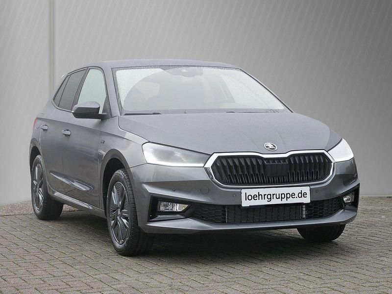 Neu Skoda Fabia Tour 116 PS (85 kW) 2025 Graphitegrau metallic Limousine