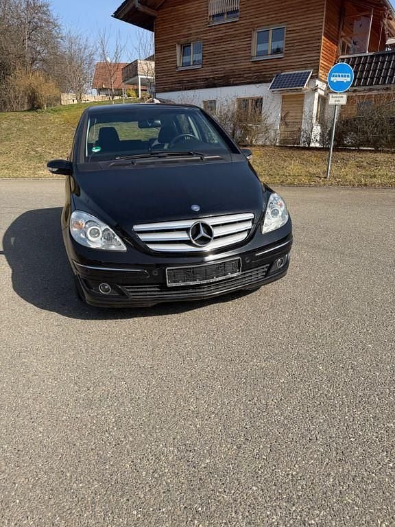 Gebraucht Mercedes 200 136 PS (100 kW) 2007 Schwarz Limousine