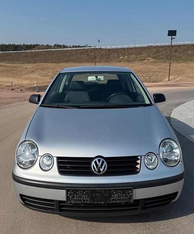 Gebraucht VW Polo 64 PS (47 kW) 2004 Silber Kleinwagen