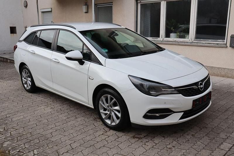 Weiß Gebraucht 2020 Opel Astra Business Kombi | 7.990 € (Guter Preis) - Bild 1/4