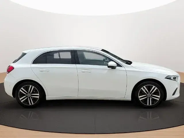 Gebraucht Mercedes A180 136 PS (100 kW) 2021