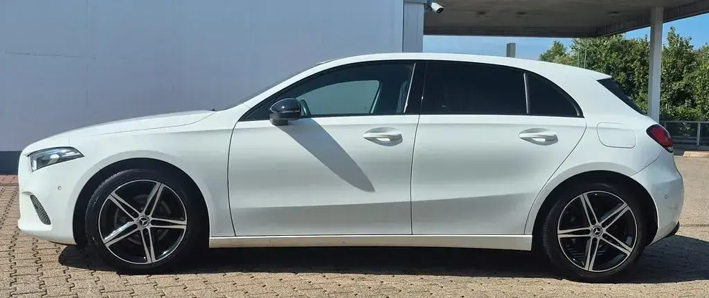 Gebraucht Mercedes A200 Progressive 163 PS (119 kW) 2018 Weiß Limousine
