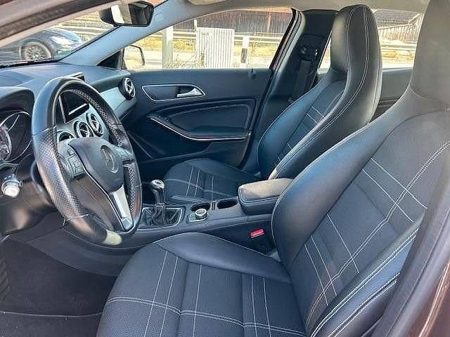 Gebraucht Mercedes GLA200 156 PS (114 kW) 2015 Braun SUV