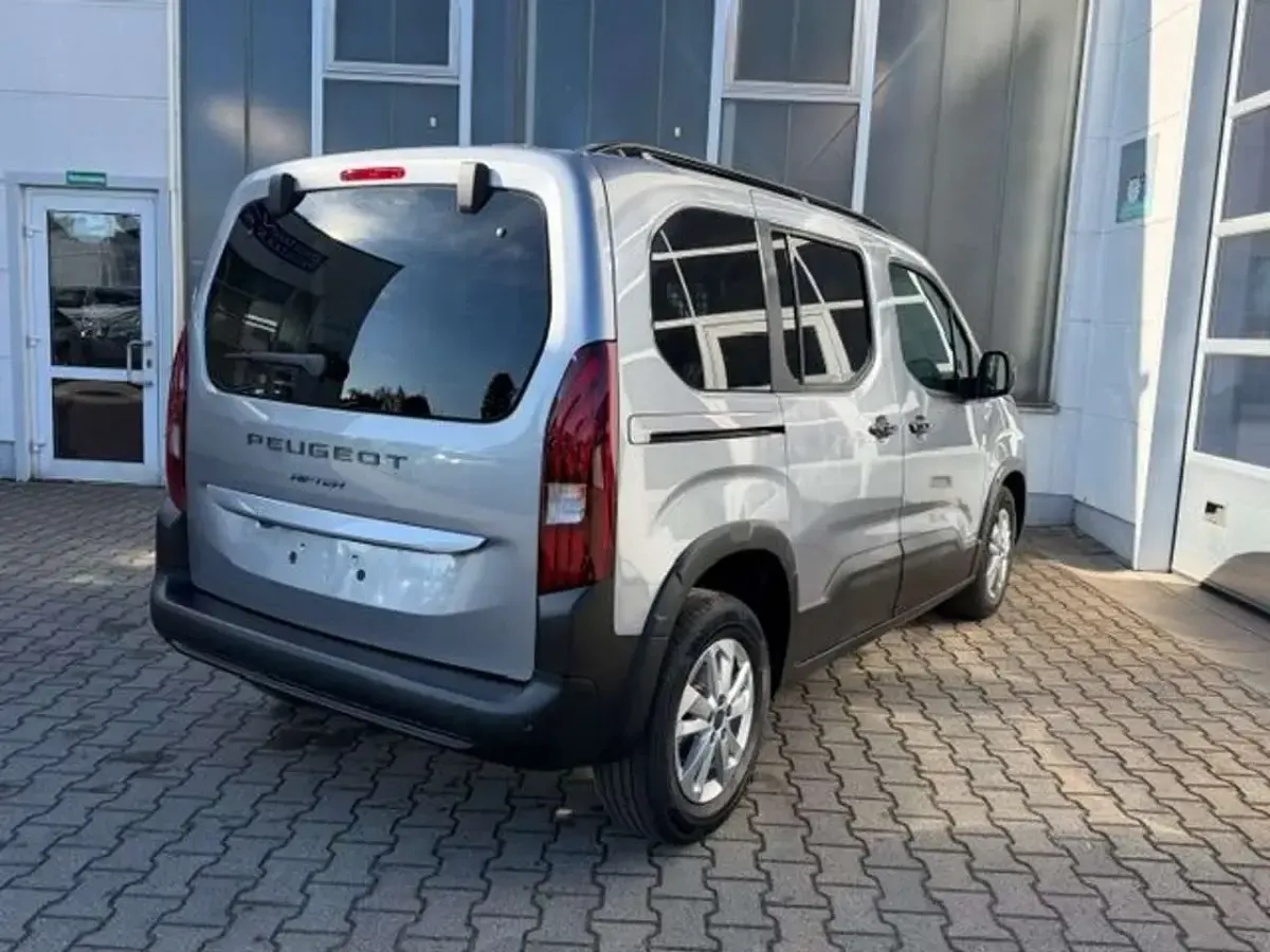 Gebraucht Peugeot Rifter Allure 131 PS (96 kW) 2025 Artense silber metallic Van / Kleinbus