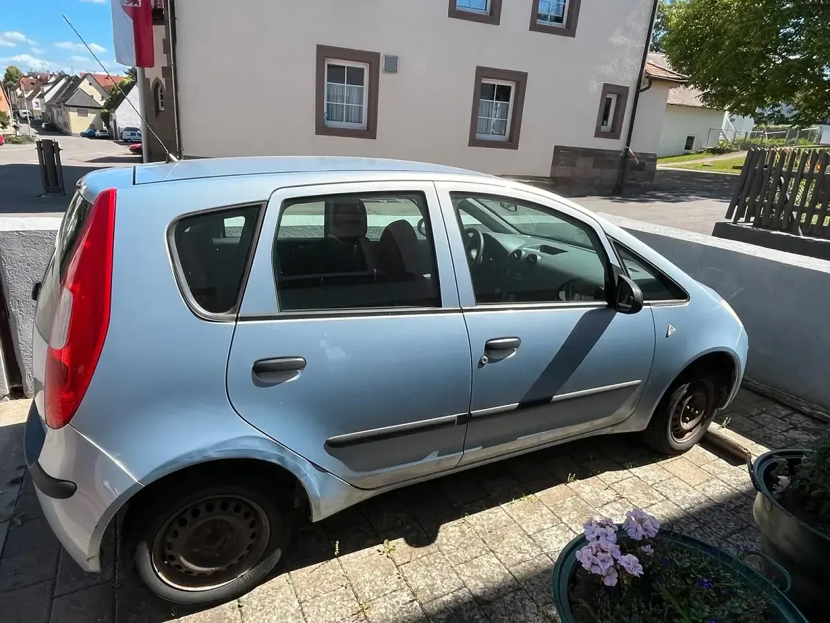 Gebraucht Mitsubishi Colt 95 PS (69 kW) 2006 Silber Kleinwagen