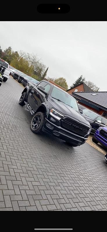 Schwarz Gebraucht 2018 Dodge Ram Abholung | 32.900 € (Fairer Preis) - Bild 1/2