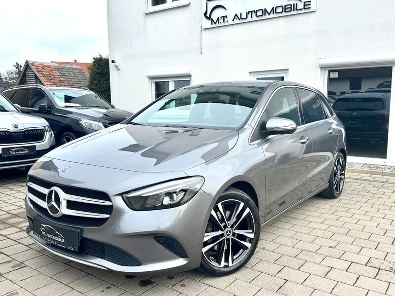 Mountaingrau met. Gebraucht 2019 Mercedes B200 Progressive Van / Kleinbus | 19.490 € (Guter Preis) - Bild 1/4