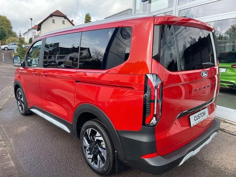 Neu Ford Tourneo Active 150 PS (110 kW) 2026 Rot Van / Kleinbus