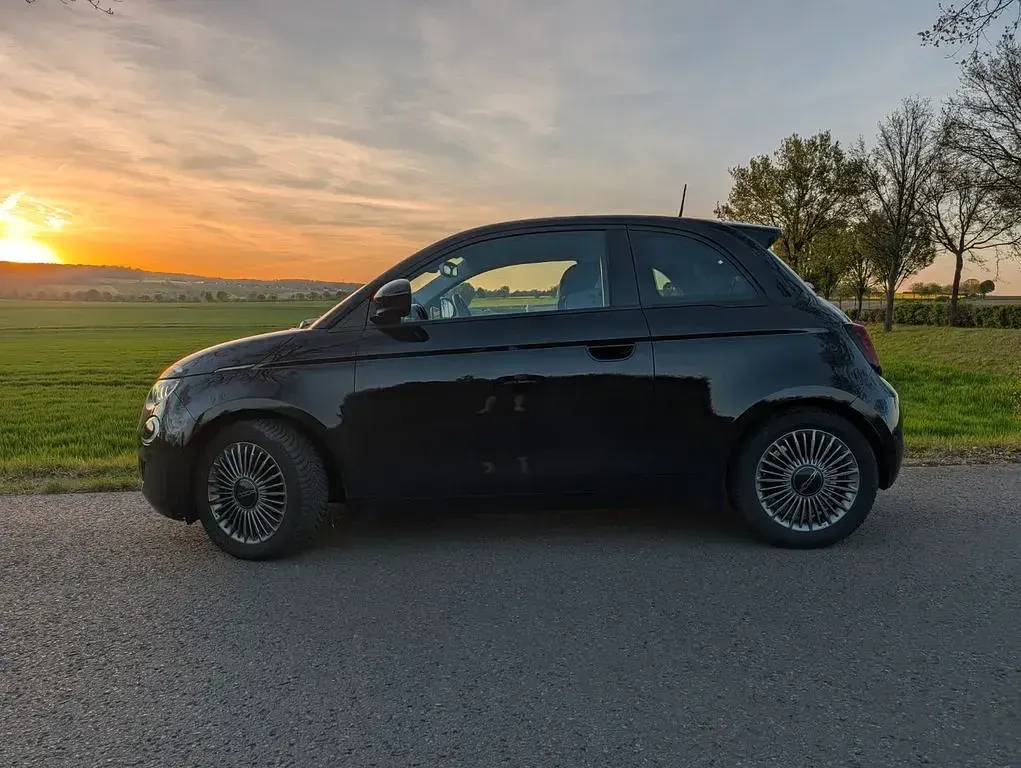 Gebraucht Fiat 500e Icon 86 kW (118 PS) 2021 Schwarz Kleinwagen