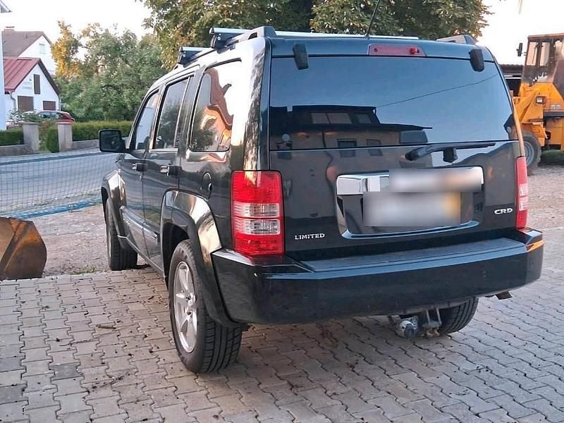 Second-hand Jeep Cherokee 177 CP (130 kW) 2009 Negru SUV