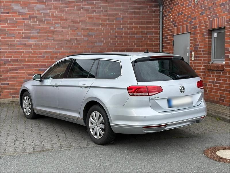 Second-hand VW Passat 150 CP (110 kW) 2015 Argintiu Break