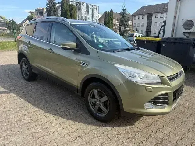 Używany Ford Kuga Titanium 163 KM (119 kW) 2014 Zielony SUV